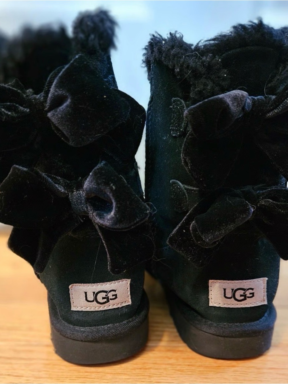 UGG Bailey Bow Black Velvet Bow Back Shearling Boots Size 8